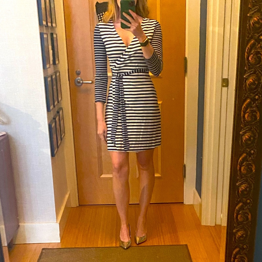 Diane Von Furstenberg DVF Julian Wrap Dress in Navy White Stripe Size 0 $588